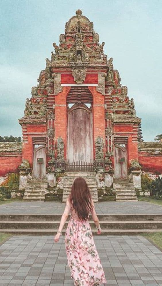 Taman Ayun Temple ornate red brick gateway and courtyard, Mengwi Bali